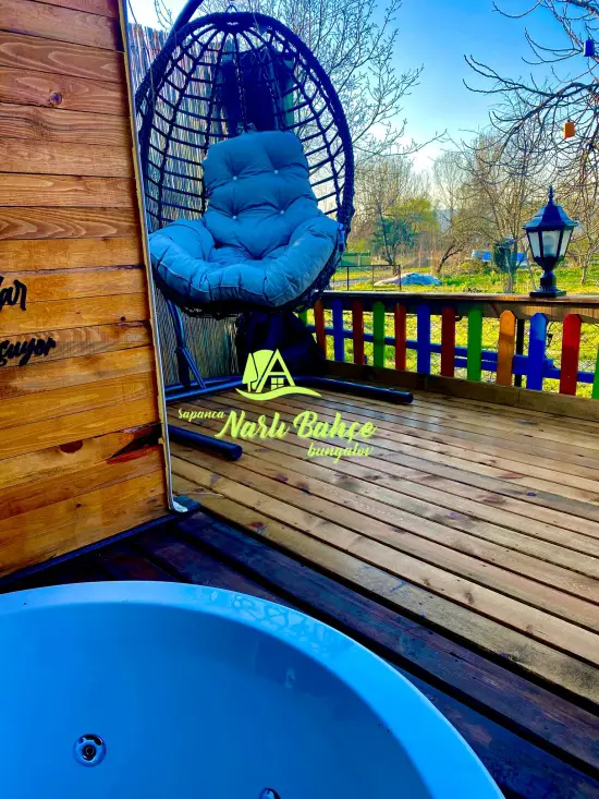 Jakuzili Deluxe Bungalov